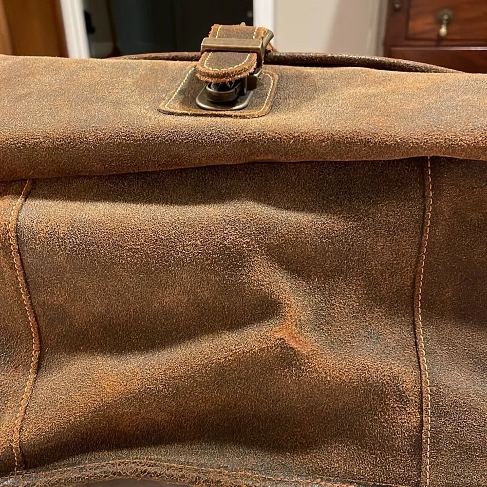 The Territory Ahead laptop/messenger/book bag or a masculine murse. B8